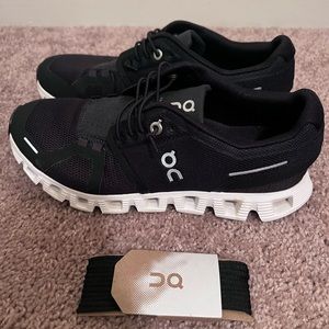 Black size 7 on cloud shoes